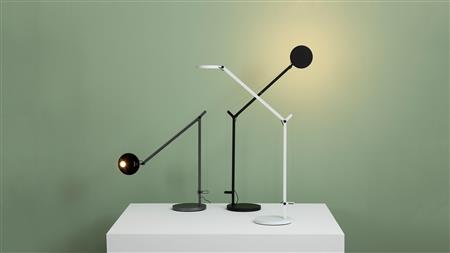 Demetra Lámpara de Mesa negra Artemide.